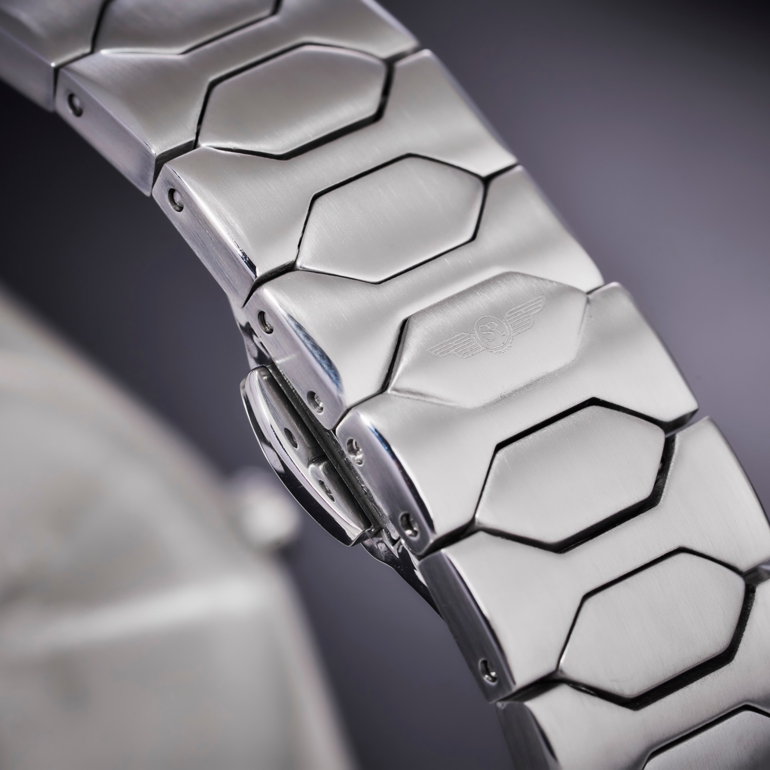 dhnam-srwatch-bst-2023-chitiet-SG7005.1103GM0037_1