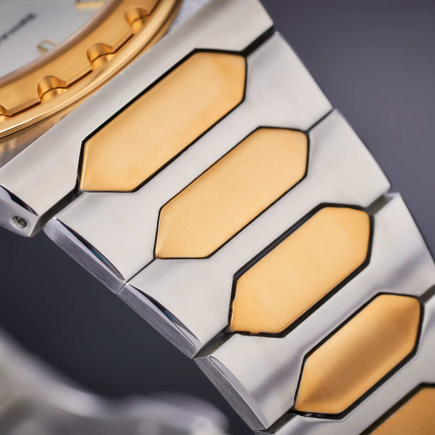 dhnam-srwatch-bst-2023-chitiet-SG7005.1202GM0023_1