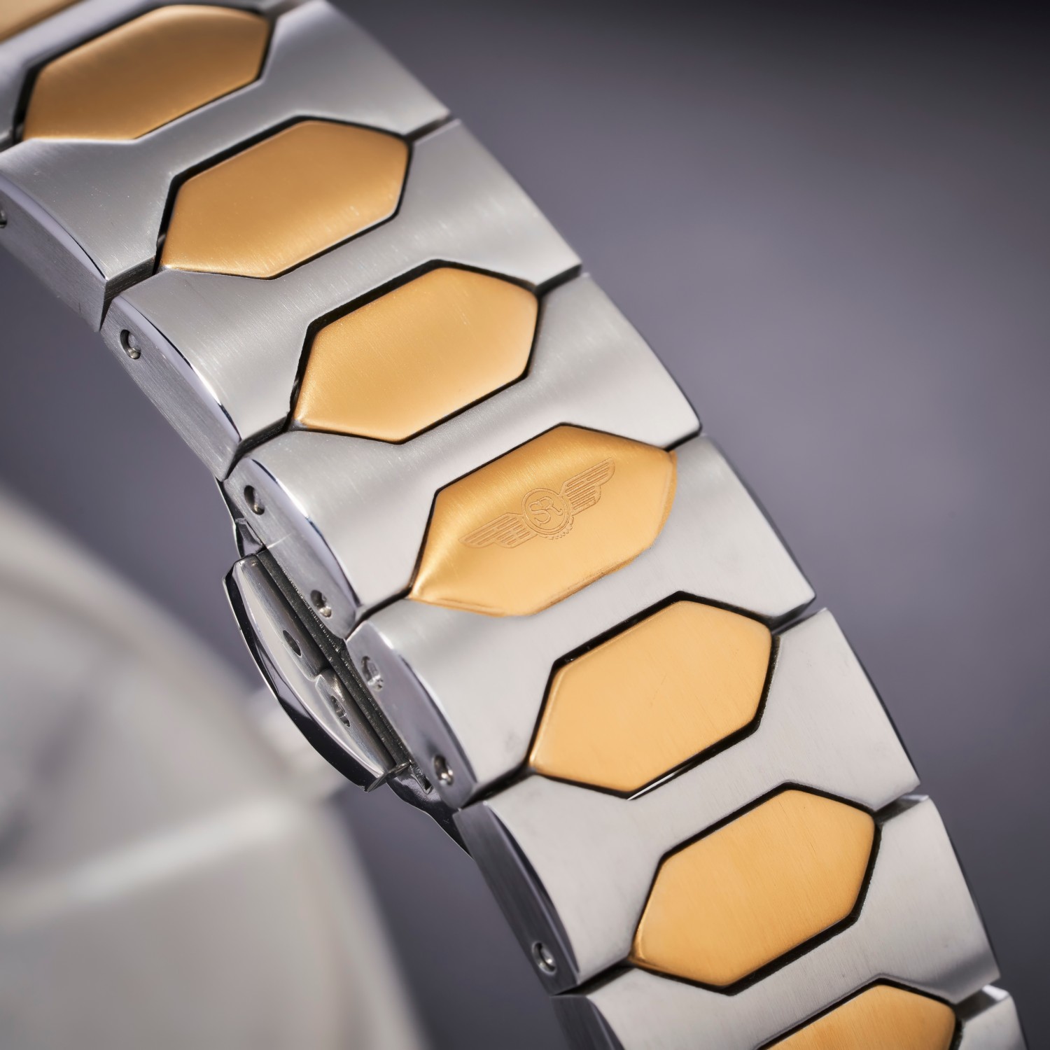 dhnam-srwatch-bst-2023-chitiet-SG7005.1202GM0026_1