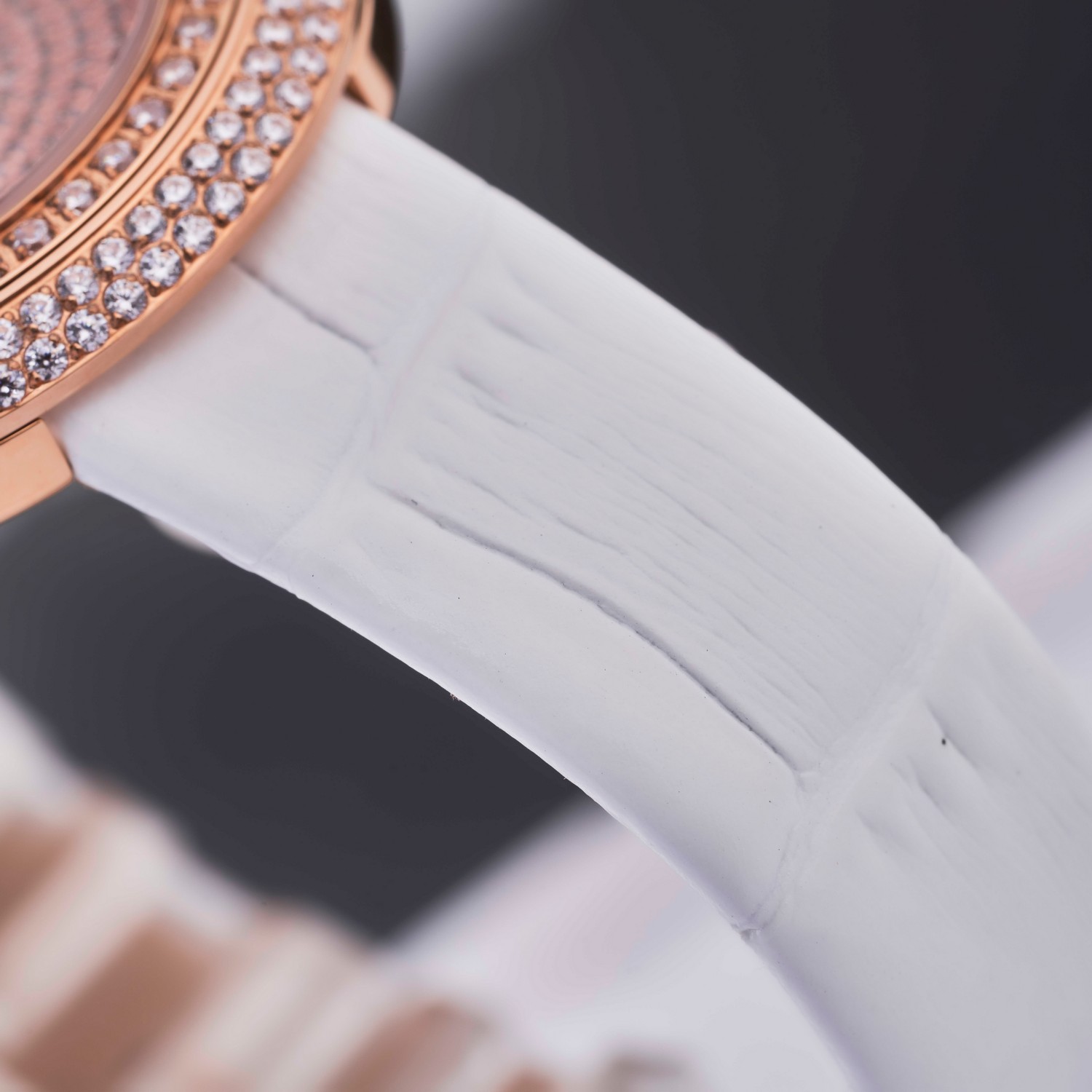 dh-nu-srwatch-bst-2023-SL5011.9402BL_198_1