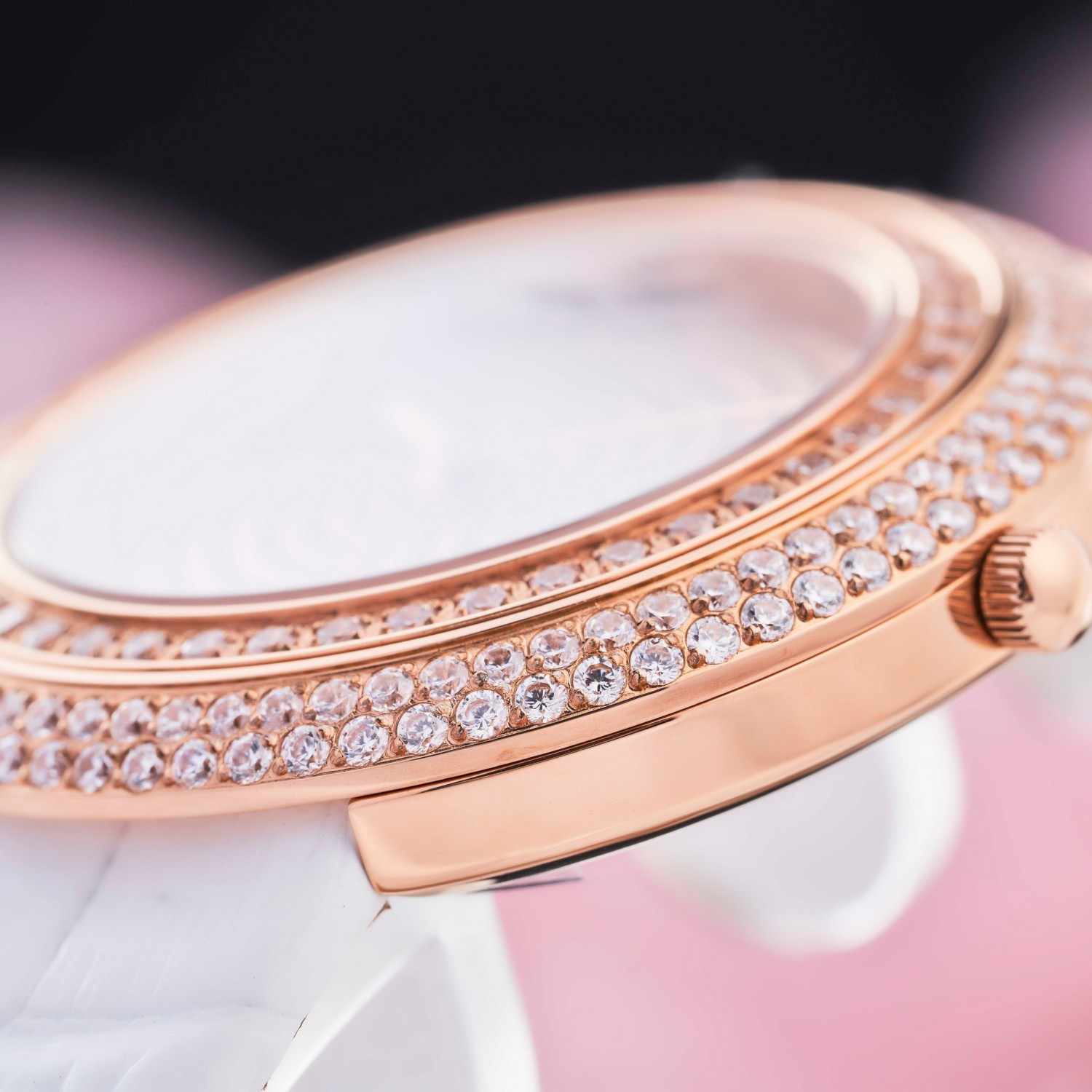 dh-nu-srwatch-bst-2023-SL5011.9402BL_199_1