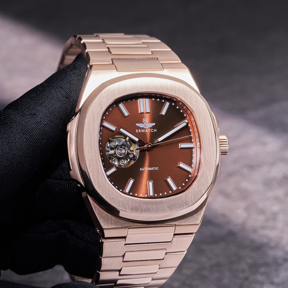 dh-srwatch-nam-sg88804.1305AT-CA5001_0235